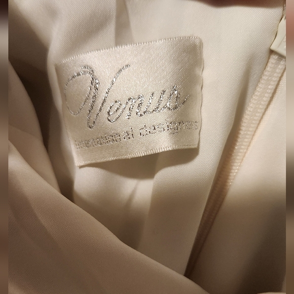 NWT Size 8 Venus Bridal Pallas Athena Ivory Satin Rhinestone Waist & Straps - Picture 8 of 10